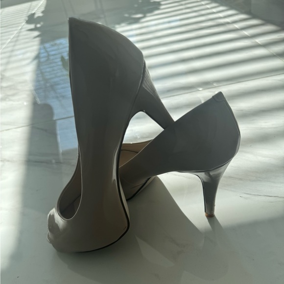 Heels - Picture 2 of 8
